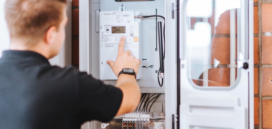 Derzeit vollzieht sich der Smart Meter Rollout im Versorgungsgebiet der SWTE Netz. Der Einbau
von sogenannten intelligenten Messsystemen erfolgt dabei nach einem festgelegten Fahrplan.